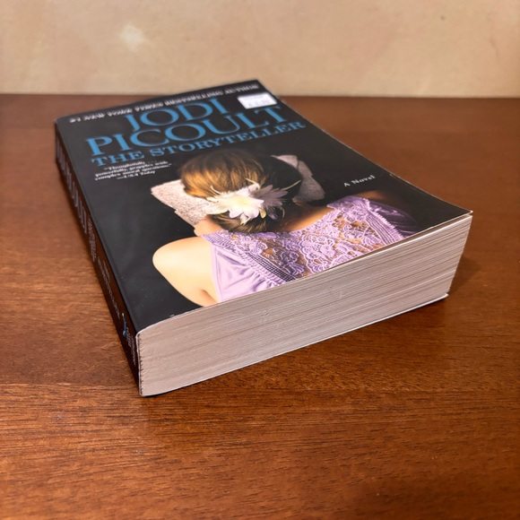 3/$20 📚 The Storyteller Jodi Picoult Paperback - Picture 5 of 7